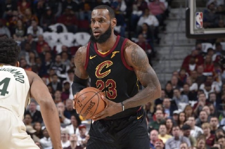 NBA: LeBron James ya lidera la venta de camisetas por Internet