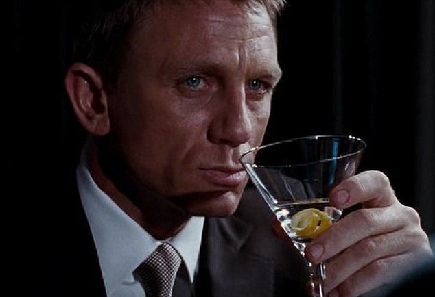 Los fans de Bond quieren que se retrase 'Sin tiempo para morir' por el coronavirus.