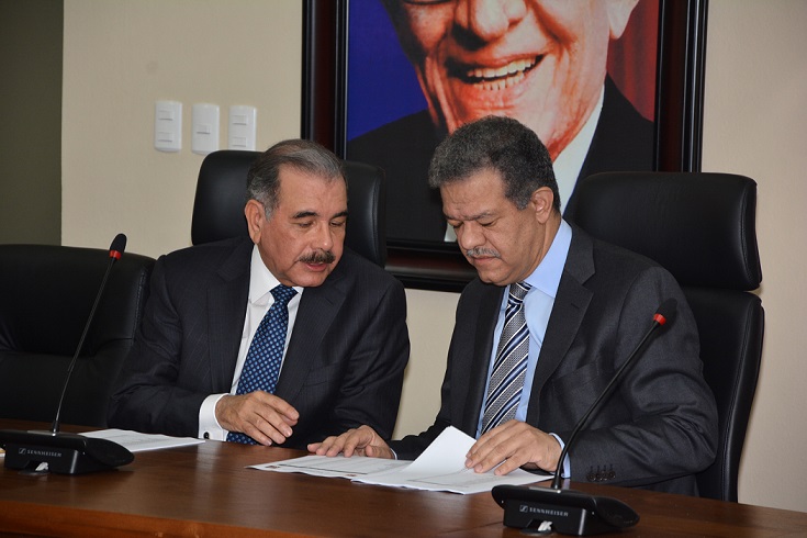 Danilo Medina y Leonel Fernández en reunión Comité Político.