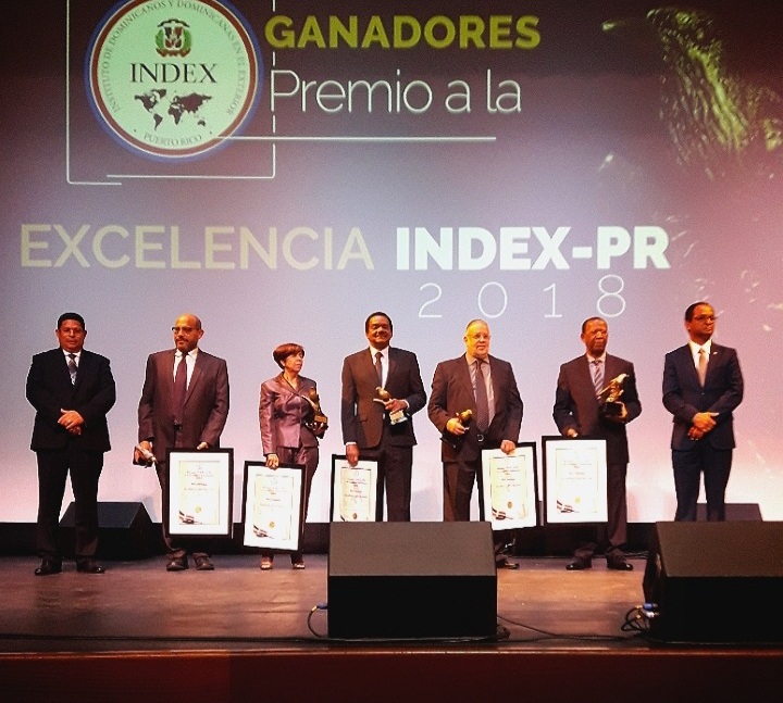 Dominicanos reciben premio en Puerto Rico.