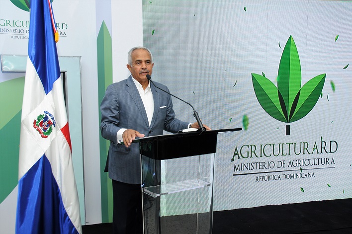 Ministro de Agricultura Osmar Benítez presenta nueva imagen institucional.
