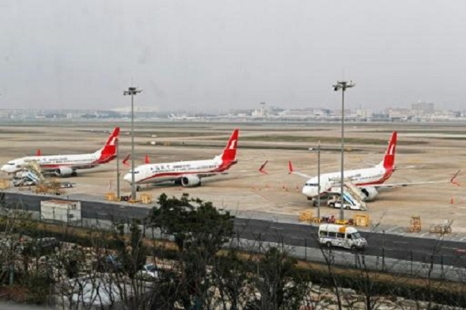 Tres Boeing 737 MAX 8 en el aeropuerto de Shangái