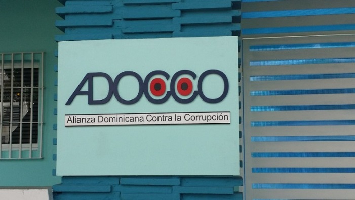 Fachada y logo de ADOCCO.