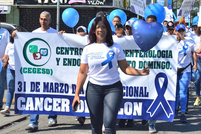 CEGESD realiza caminata en contra del cáncer de colon.
