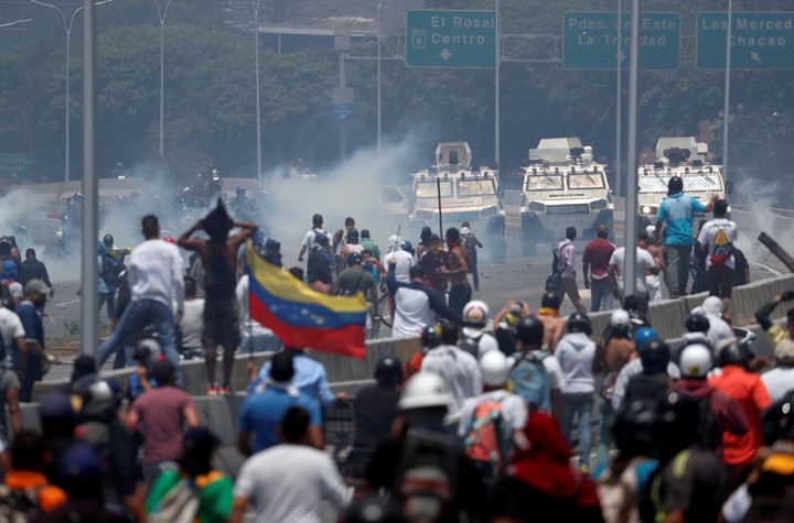 Enfrentamientos dejan 52 heridos en Venezuela.