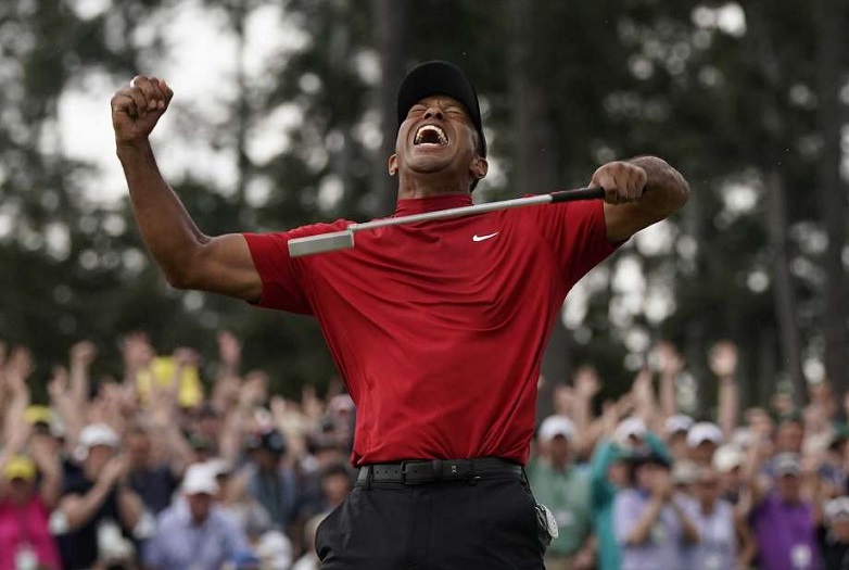 Tiger Woods golfista celebración en Masters de Augusta.