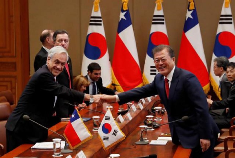 Presidente de Chile Sebastian Pinera y el de Corea del Sur, Moon Jae-in.