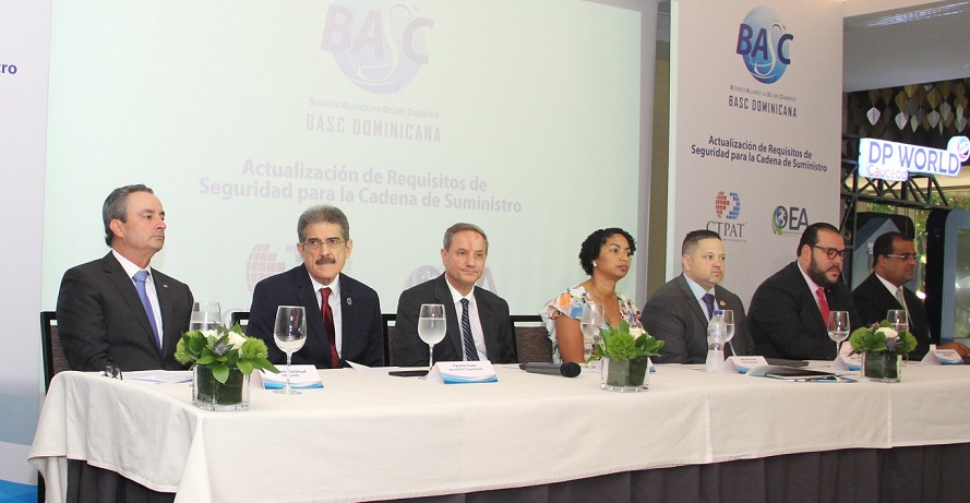 BASC realiza conversatorio sobre comercio región.