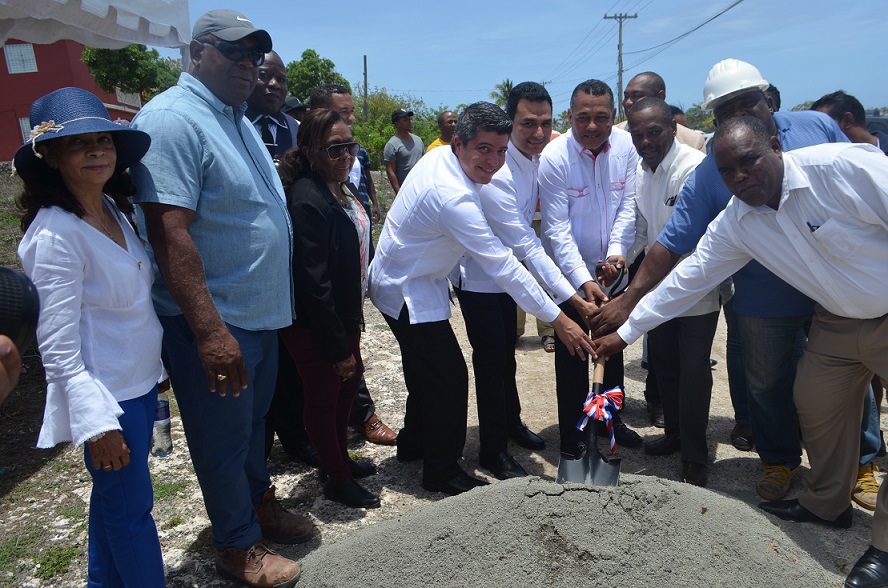 CORAABO y AES Dominicana inician construcción acueducto.