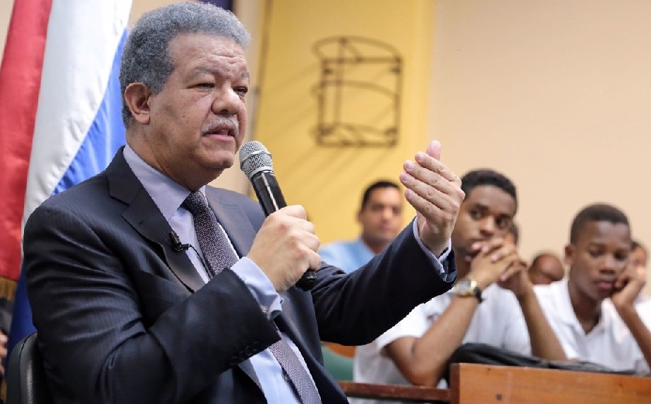 El expresidente Fernández explica razones de su oposición a la reforma constitucional.