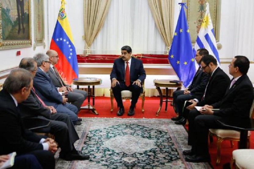 Maduro sostiene reunión con miembros de la misión política UE.