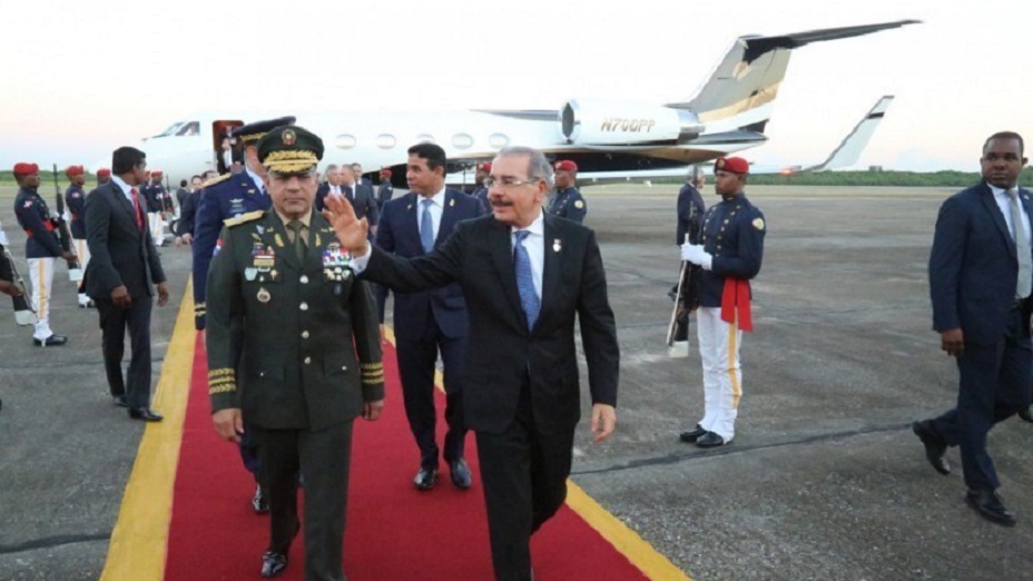 Presidente Danilo Medina retorna al país tras reunión del SICA en Guatemala.