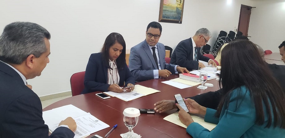 Jurista Namphi Rodríguez se reúne con Comisión de Cámara Diputados.