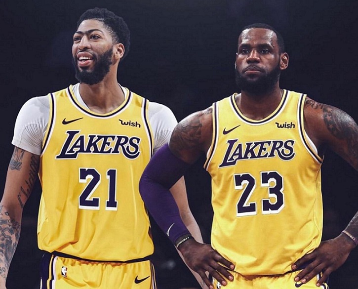 LeBron James y Anthony Davis jugadores Lakers.