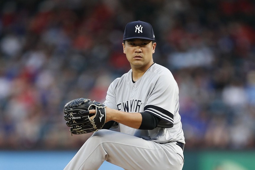 Masahiro Tanaka lanzador de Yankees realiza apertura.