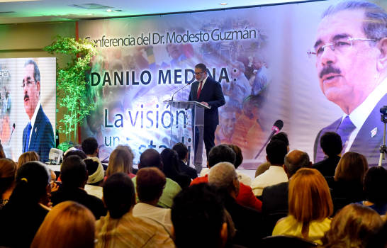 Modesto Guzmán realiza acto en apoyo continuidad Danilo Medina.
