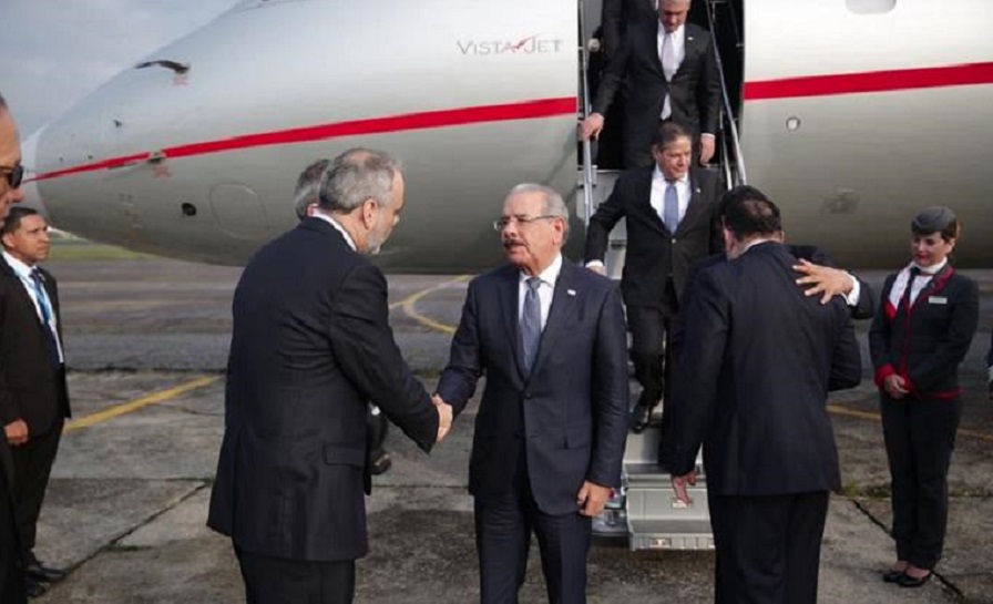 Presidente Danilo Medina es recibido en Guatemala.