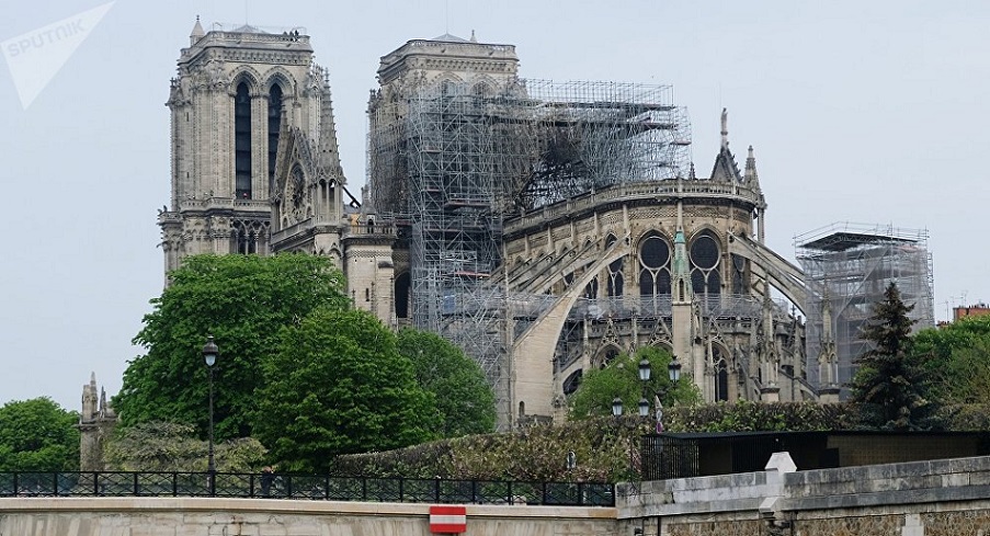 Reconstrucción catedral de Notre Dame París.