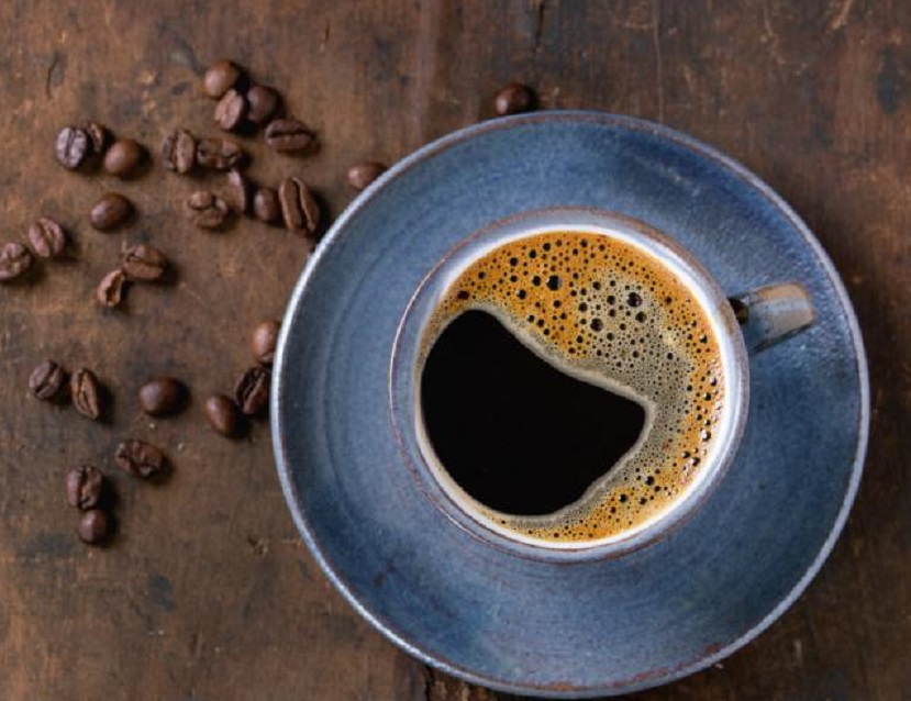 Estudio revela que una taza de café al día ayuda a bajar de peso produciendo 'grasa marrón', (Fuente Getty Images).