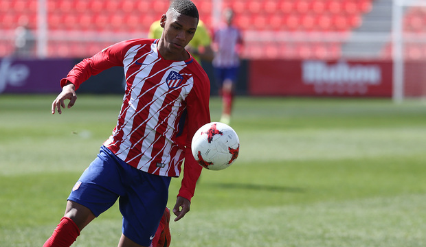 Dominicano Manny Rodríguez firma con Celta de Vigo.