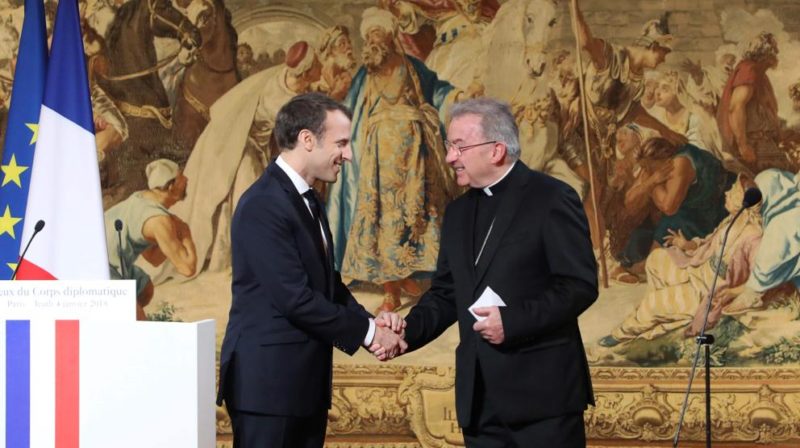 El Vaticano retira inmunidad a Luigi Ventura nuncio apostólico en Francia.
