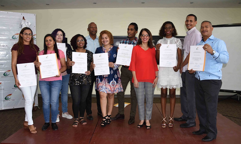 Ministerio Cultura entrega Premio Joven Feria del Libro 2019.