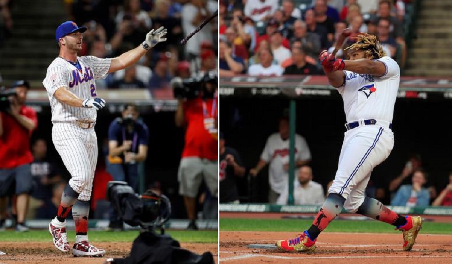 Pete Alonso y Vladimir Guerrero Jr. durante competencia de jonrones.