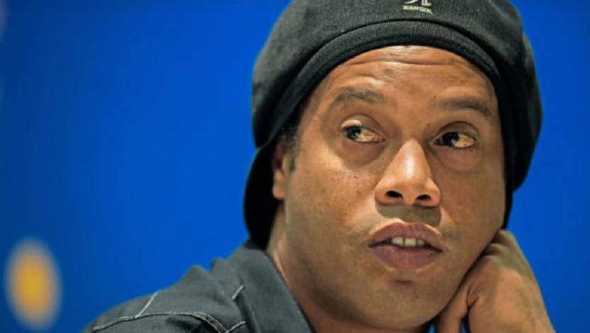 Ronaldinho, una de las estrellas del Barcelona, le embargan 57 propiedades.