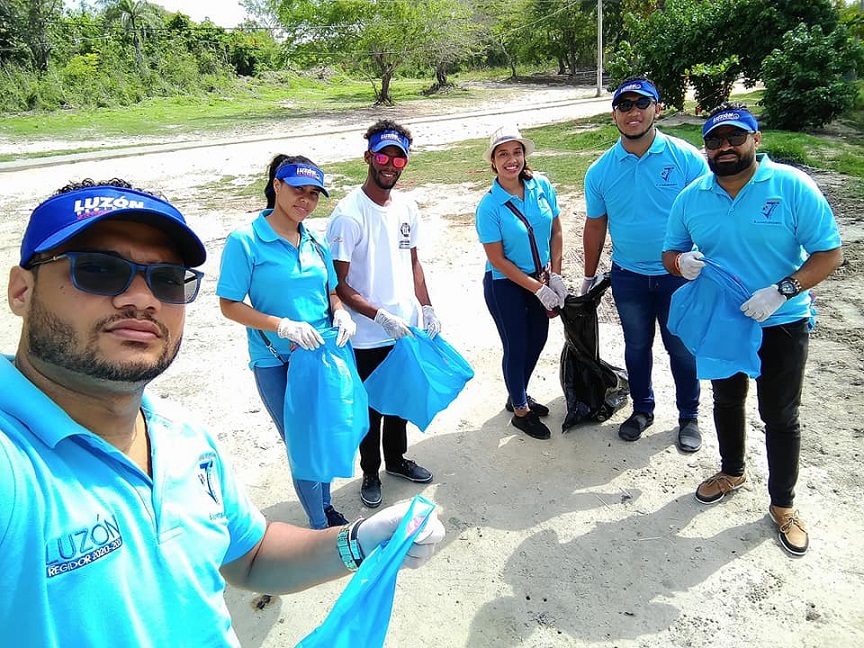 Voto Joven realiza operativo de limpieza en Boca Chica.