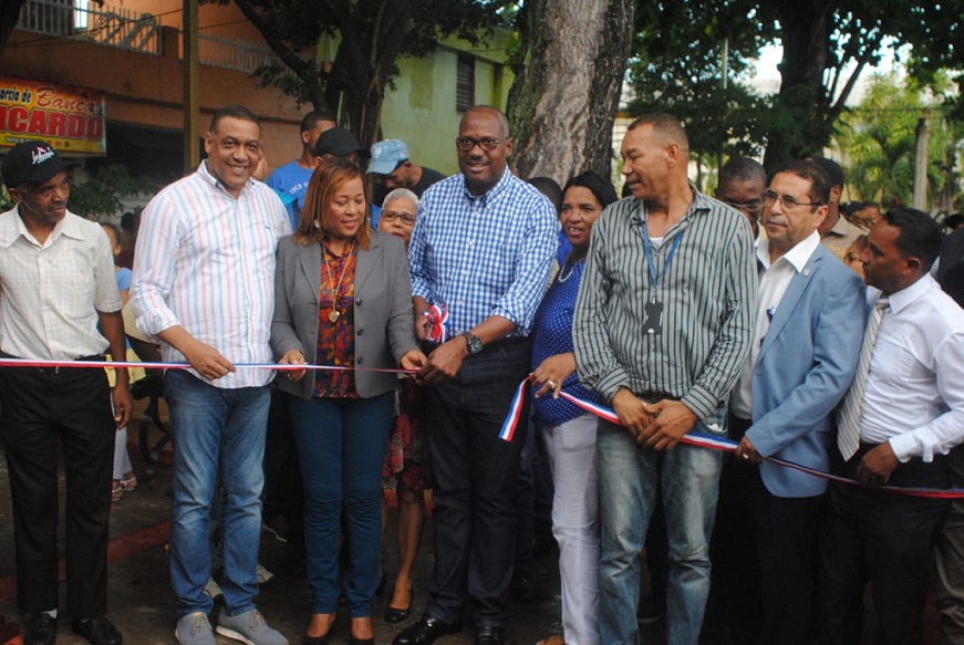 Alcalde Martínez inaugura centros integración familiar SDE.