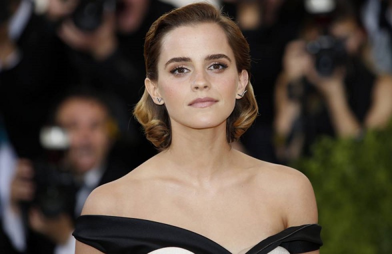 Emma Watson colabora en línea telefónica para mujeres que sufren acoso sexual.