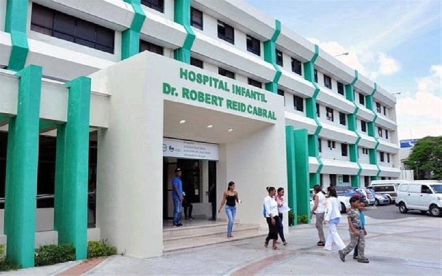Fachada del Hospital Robert Reid Cabral, centro especializado en atención de niños.