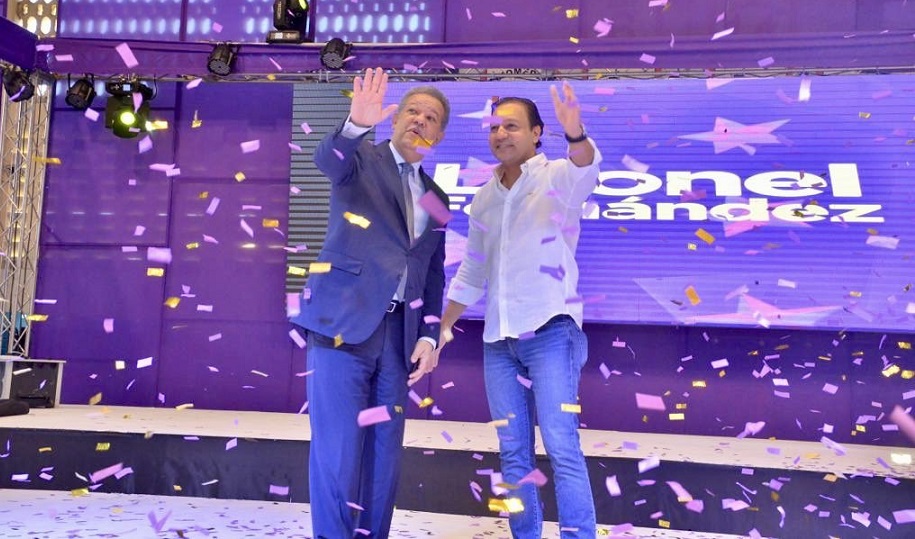 Leonel Fernández y Abel Martínez durante acto en Santiago. (Foto externa)