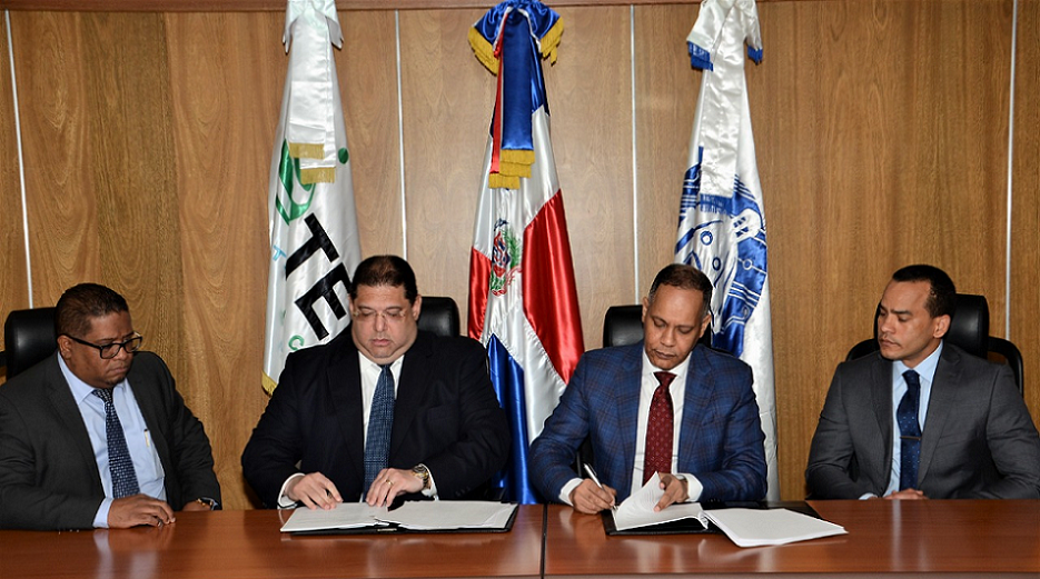 Lotería Nacional y OPTIC firman acuerdo Data Center.