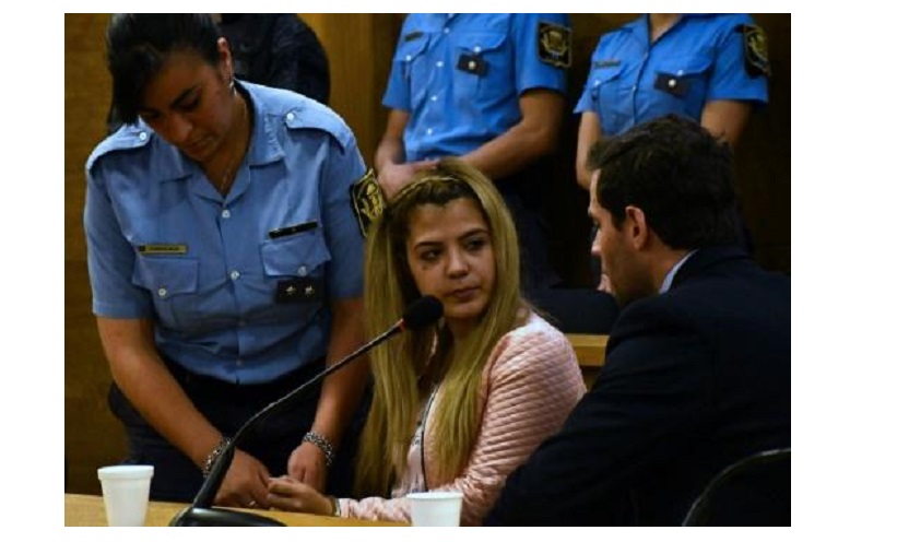Brenda Barattini comparece al juicio en el que fue condenada por tentativa de homicidio agravado, en Córdoba, Argentina. (Foto TELAM/AFP | Laura Lescano)