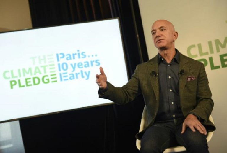 El fundador de Amazon Jeff Bezos en una conferencia con los medios en Washington. (Foto externa)