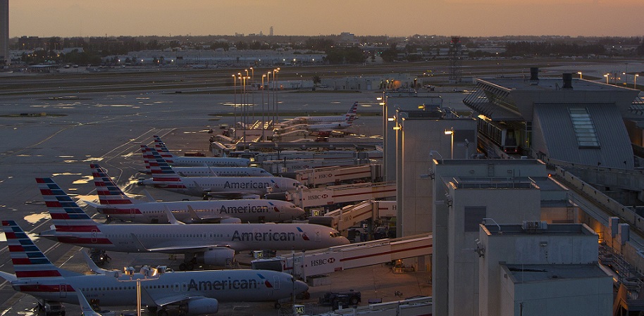 American Airlines celebra 30 aniversario hub en Miami.