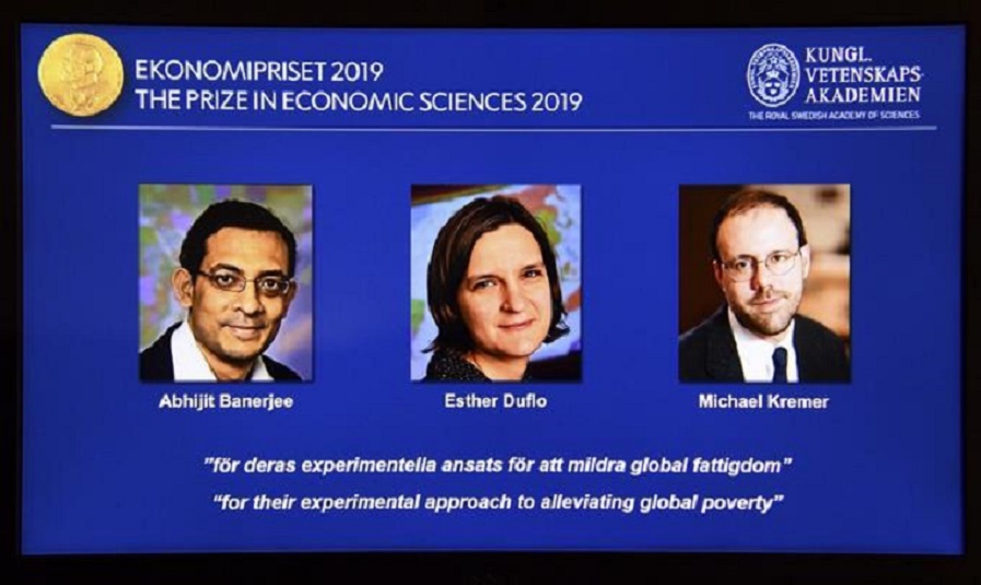 El Nobel de Economía de 2019, para Banerjee, Duflo y Kremer.