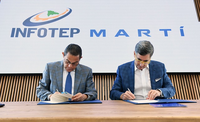 La firma de acuerdo de acuerdo entre el INFOTEP y MARTÍ beneficiará a más de mil 200 colaboradores del conglomerado de empresas. (Foto externa)