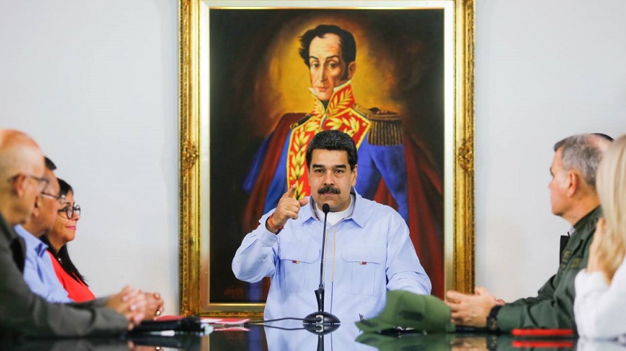 El presidente venezolano Nicolás Maduro reunido con parte de su gabinete.