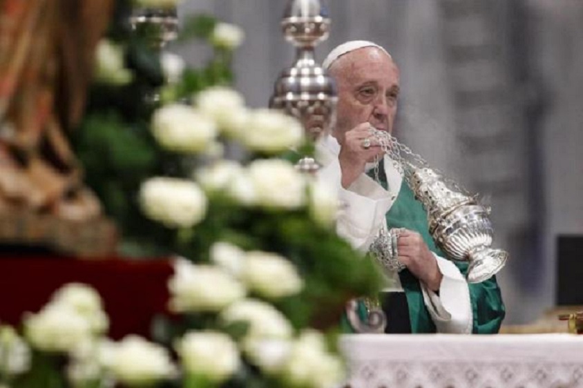 Papa Francisco oficia misa. (Foto: EFE/EPA/Giuseppe Lami)