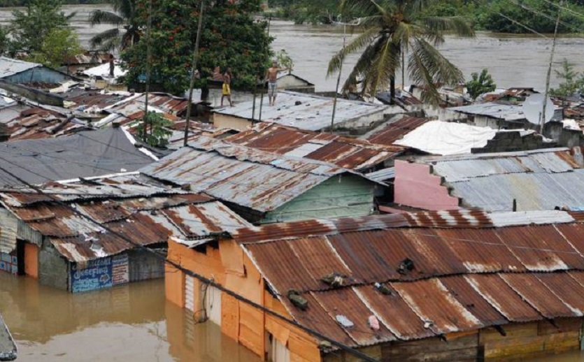 Inundaciones registradas en barrios marginados tras lluvias en Republica Dominicana.