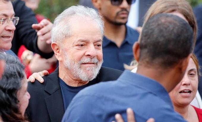 Lula da Silva visita sindicato de los trabajadores.