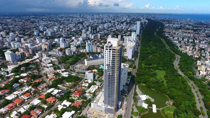 Vista aérea del Parque Mirador Sur en el Distrito Nacional.