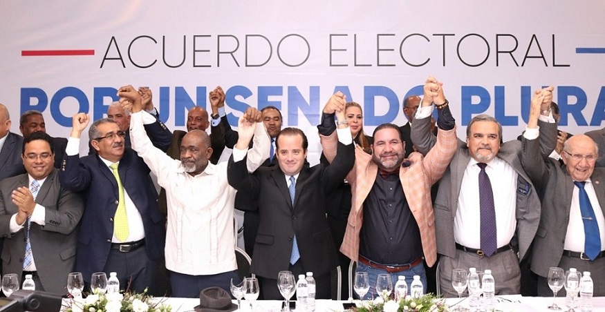 Partidos de oposición firman alianza.