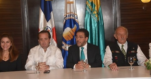 José Ignacio Paliza y Guillermo Moreno, presidentes de PRM y AlPaís en rueda de prensa.(Foto externa)