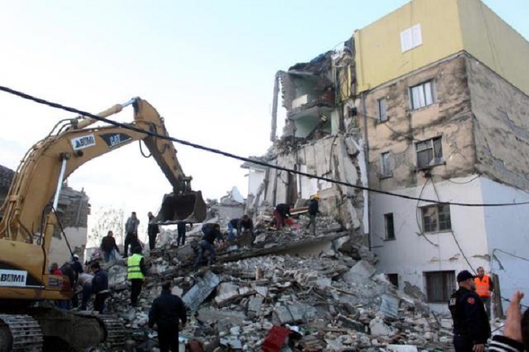 Daños provocados por el terremoto de magnitud 6,4 en Albania.