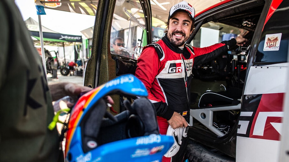 Fernando Alonso primer campeón Fórmula 1 en rally Dakar.