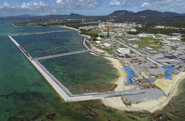 Foto panorámica de agosto de 2018 de la zona donde el gobierno japonés planea reubicar una base aérea de EE.UU en Okinawa. (Koji Harada/Kyodo News vía AP,)
