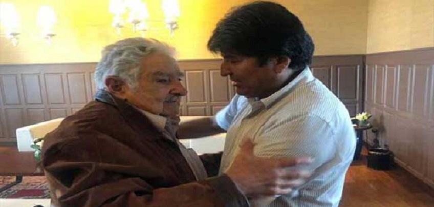 José Mujica se reúne con Evo Morales em México.